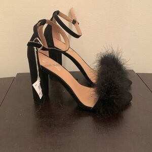 NEW Black Feather marabou Heels 8.5 stilettos sandals open toe brash NWT